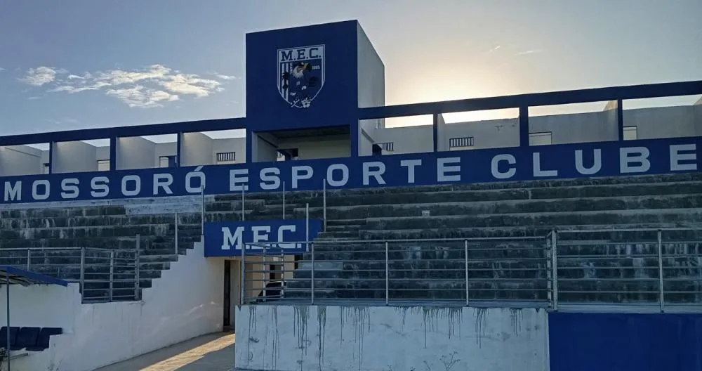 Faltando apenas a cobertura, as cabines de rádio e TV no novo estádio do MEC estão praticamente prontas. Foto: Reprodução